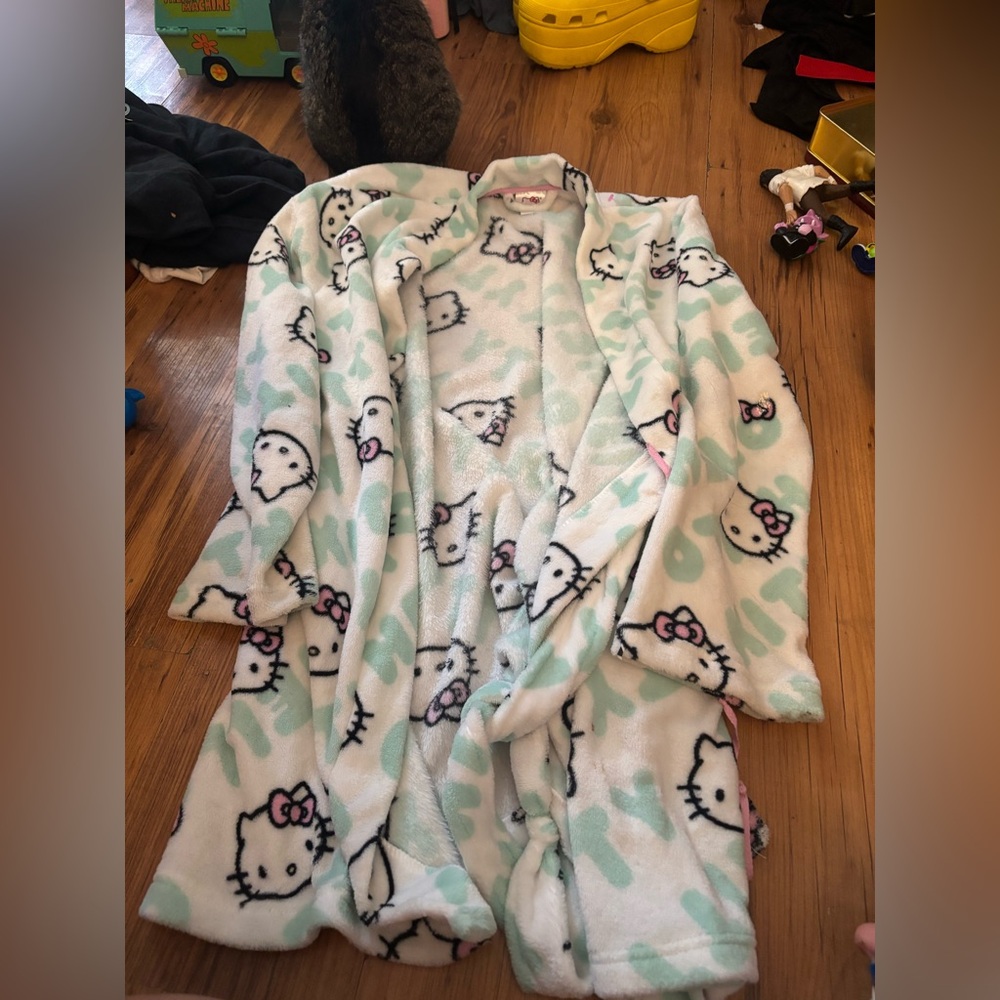 Hello kitty robe